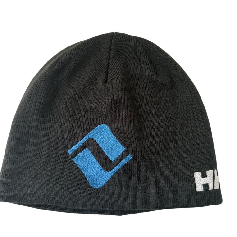Helly Hansen Charcoal Gray Knit Beanie Hat Unisex Skull Cap Stretch Logo Beanie